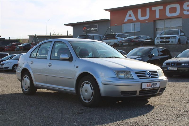 Volkswagen Bora 1,6 i  KLIMA, STK 7/2027 - fotka 3 z 19