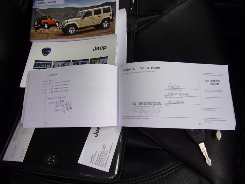 Jeep Wrangler 2,8 CRD Rubikon 147kW 1maj. - fotka 11 z 30