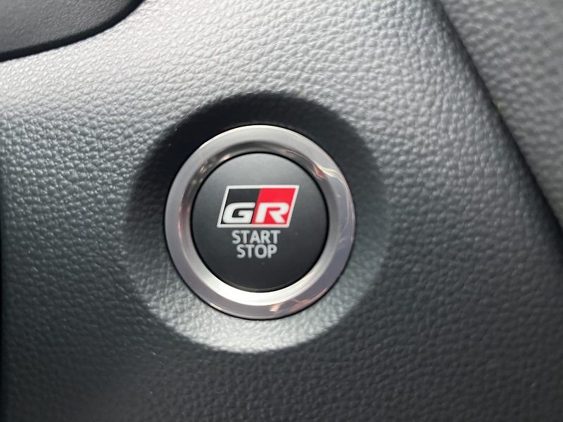 Toyota Corolla 2.0 hybrid GR SPORT - fotka 20 z 28