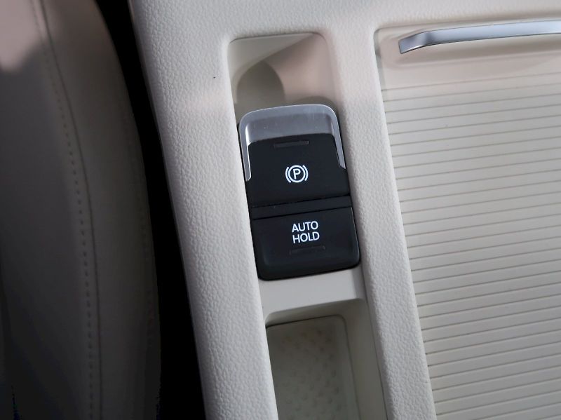 Volkswagen Passat (2016) COMFORTLINE 2.0TDI 110KW TAŽNÉ - fotka 23 z 39