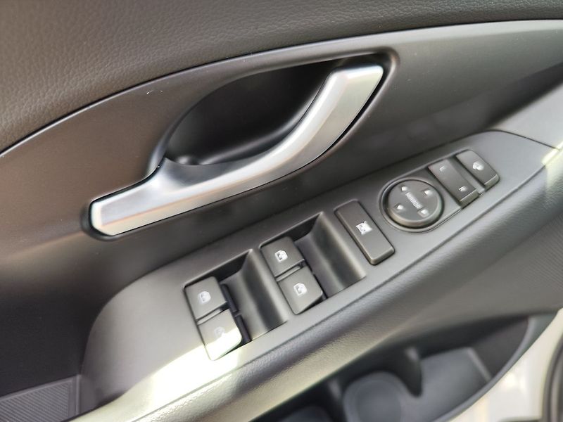 Hyundai i30 1.5 T-GDi/103kW Style DCT - fotka 30 z 32