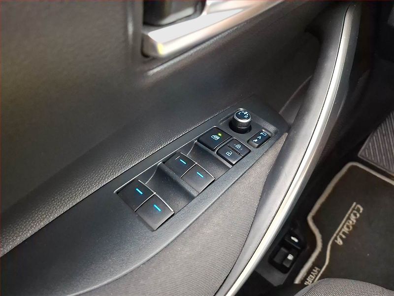 Toyota Corolla (2021) Comfort 1.8 Hybrid - fotka 16 z 16