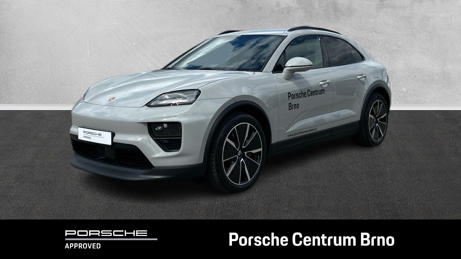 Porsche Macan 4S Electric