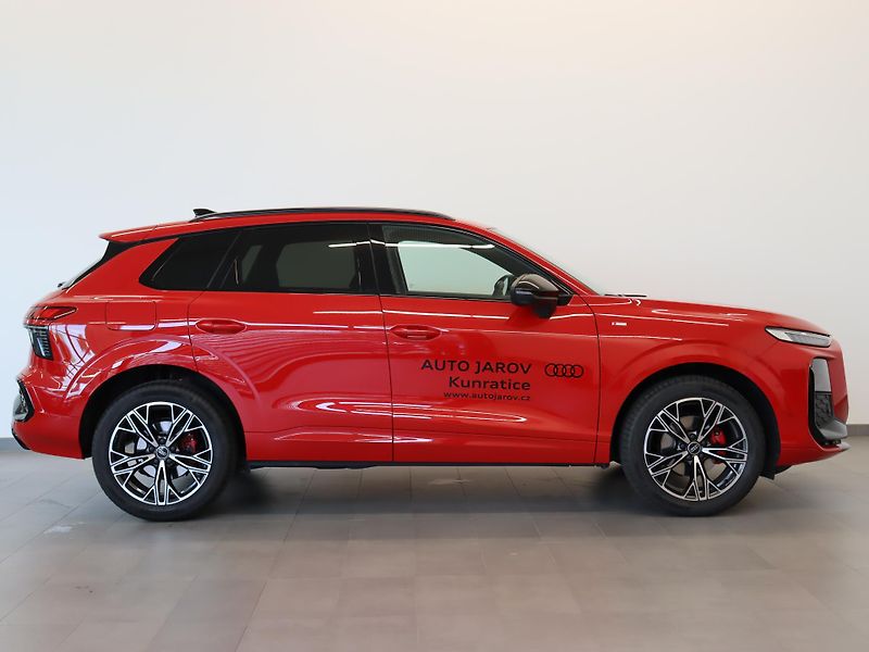 Audi Q3 TFSI Stronic - fotka 4 z 30