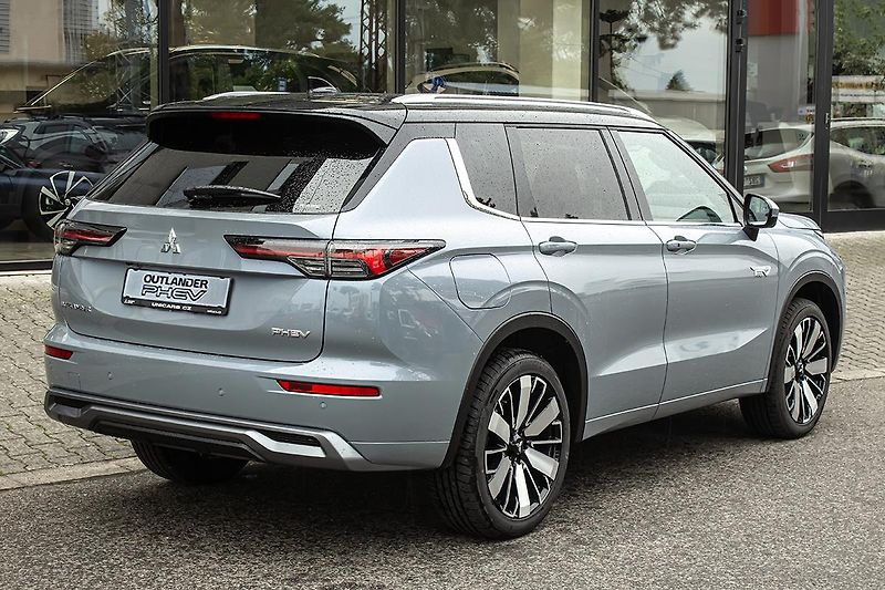 Mitsubishi Outlander (2025) 2,4 PHEV 4WD  Instyle+ - fotka 5 z 25