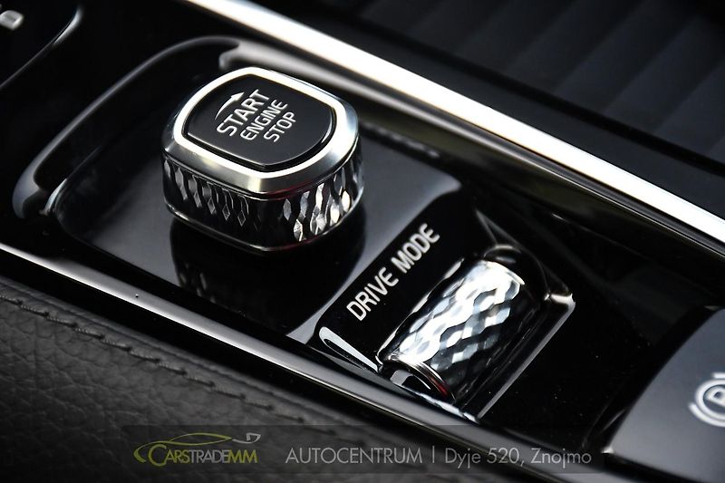 Volvo V60 2,0 T6 186kW PHEV TWIN ENGINE - fotka 33 z 51