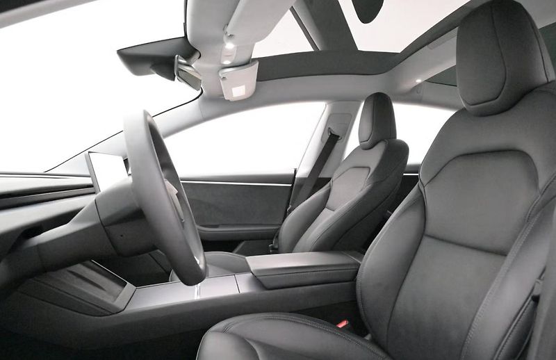 Tesla Model 3 LR AWD SoH 92% Autopilot Pano. - fotka 7 z 23