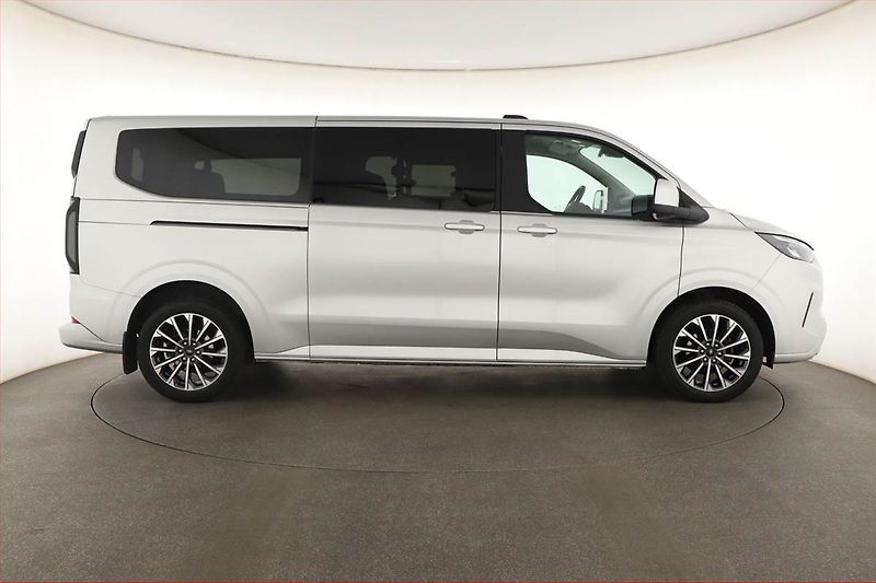 Ford Tourneo Custom (2025) 2.0 EcoBlue, TITANIUM - fotka 6 z 20