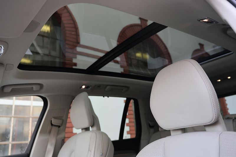 Volvo XC90 (2021) T8 AWD Plug-in Hybrid - fotka 22 z 25