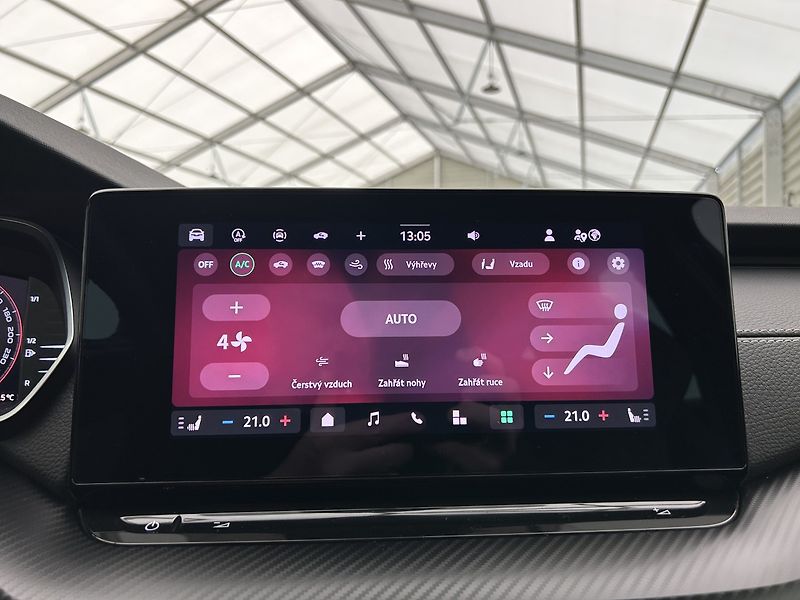 Škoda Octavia 2.0 TDI SportLine - fotka 13 z 29