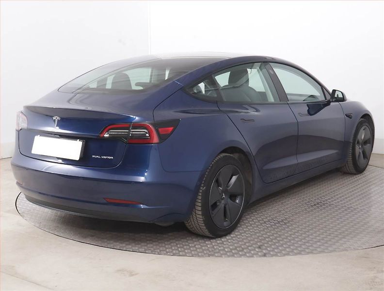 Tesla Model 3 (2021) Long Range 4WD 79kWh, SoH 91% - fotka 5 z 22
