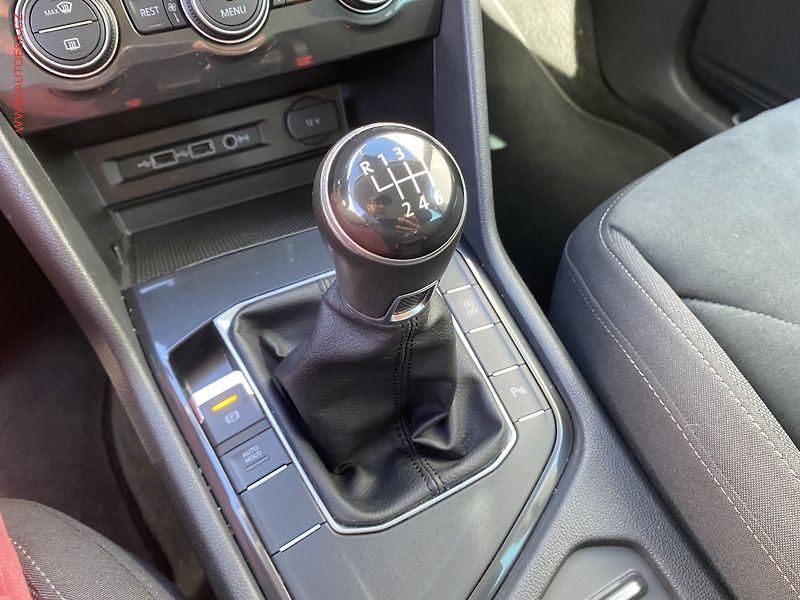 Volkswagen Tiguan (2019) 2.0 TDi, Highline, LED - fotka 16 z 18