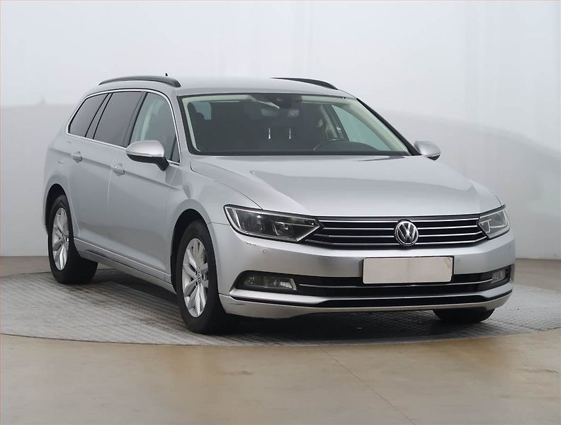Volkswagen Passat (2017) 2.0 TDI, Automat, Navi - fotografie inzerátu