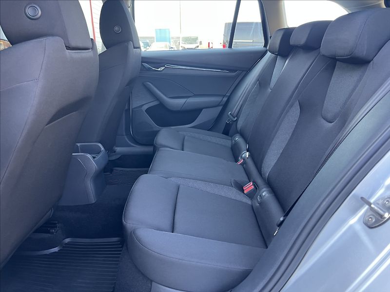 Škoda Octavia 2,0 TDI 85kW Active Combi - fotka 13 z 37