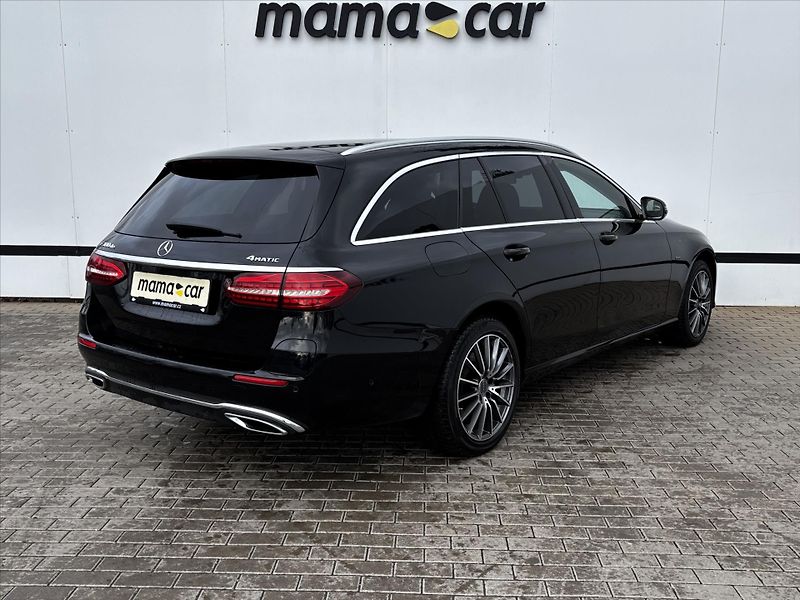 Mercedes-Benz Třídy E 300de 4MATIC TAŽNÉ DPH - fotka 7 z 33