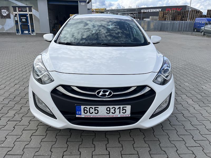 Hyundai i30 (2014) 1.6 CRDi -81kW - fotka 1 z 14