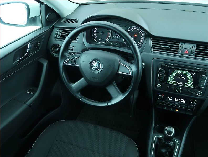 Škoda Rapid (2013) Ambition 1.6 TDI, Serv.kniha - fotka 7 z 17