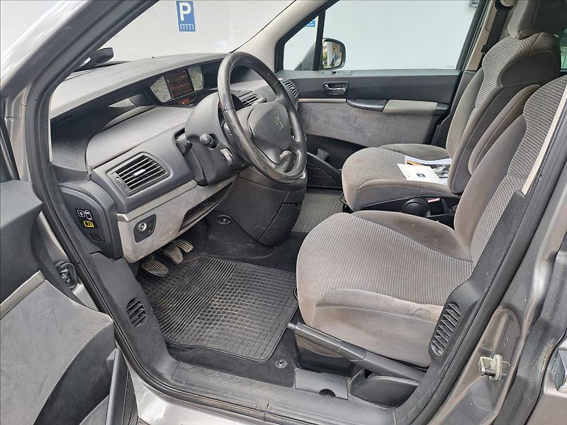 Peugeot 807 2,0 HDI - fotka 16 z 41