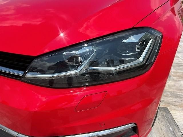 Volkswagen Golf 1,6TDi DSG Variant LED MATRIX - fotka 8 z 51