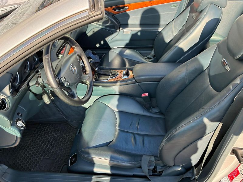 Mercedes-Benz SL (2002) 5.0 V8, 225KW - fotka 29 z 31
