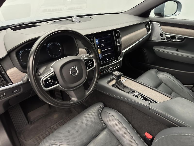 Volvo V90 CC D4 AWD PRO AUT - fotka 24 z 52