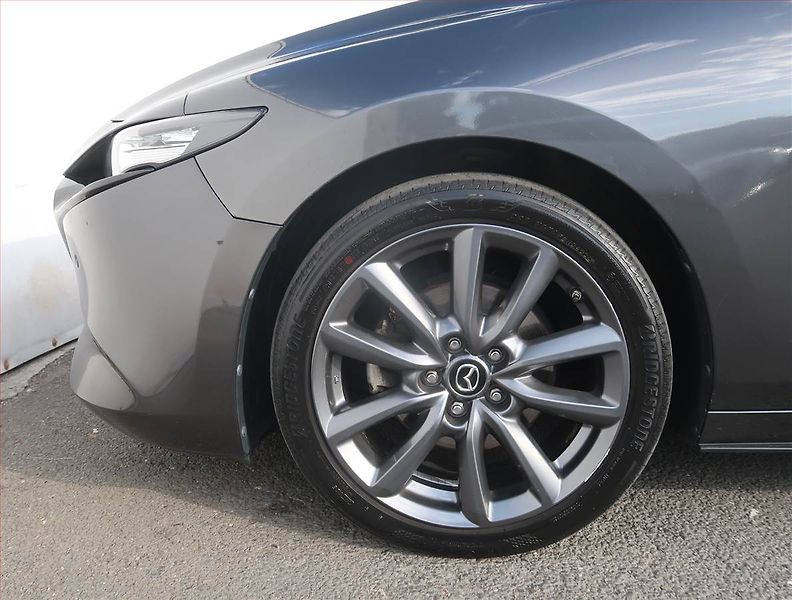 Mazda 3 (2021) 2.0 Skyactiv-G, 70TKM,Klima - fotka 15 z 23