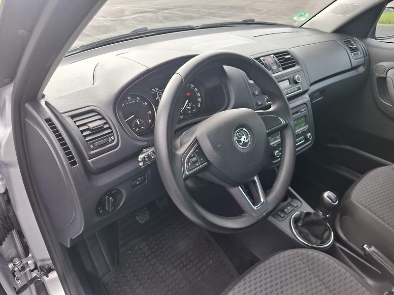 Škoda Roomster (2015) 1.2TSi 63kW,aut.klima,rok 2015 - fotka 9 z 19