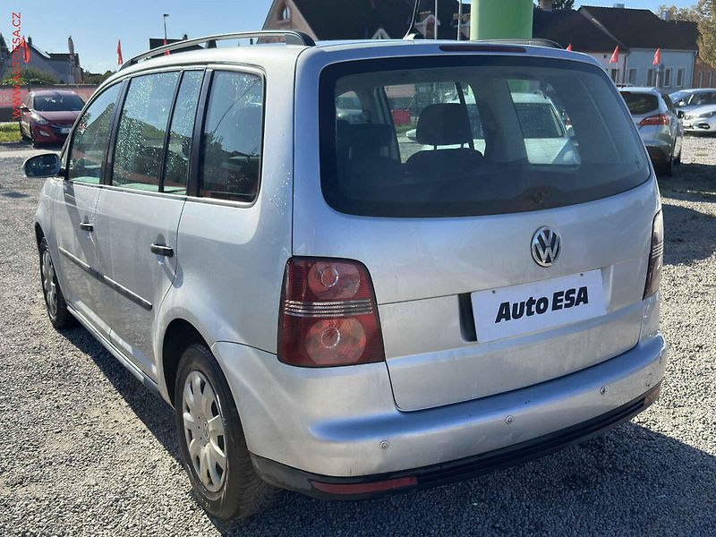 Volkswagen Touran (2009) 1.9TDi, AC, temp - fotka 6 z 16