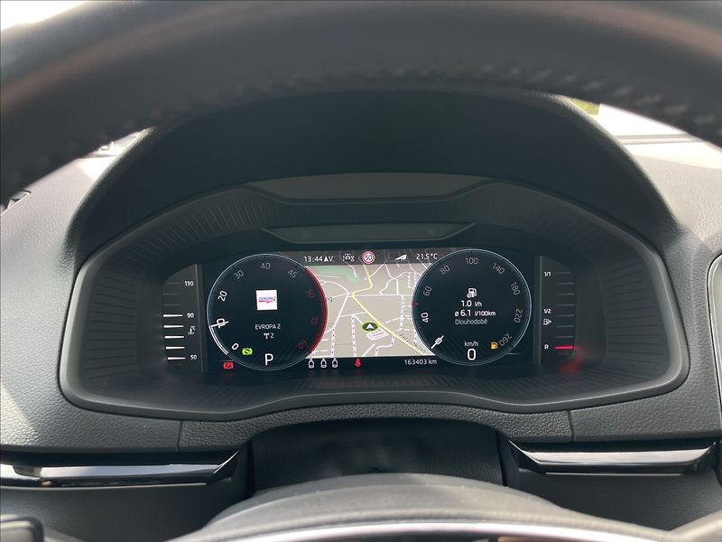 Škoda Karoq 2,0 TDI DSG Style NAVI+ACC - fotka 9 z 23