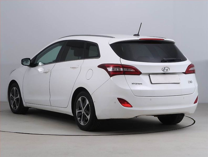 Hyundai i30 (2015) 1.6 CRDi, Serv.kniha, Navi - fotka 4 z 20