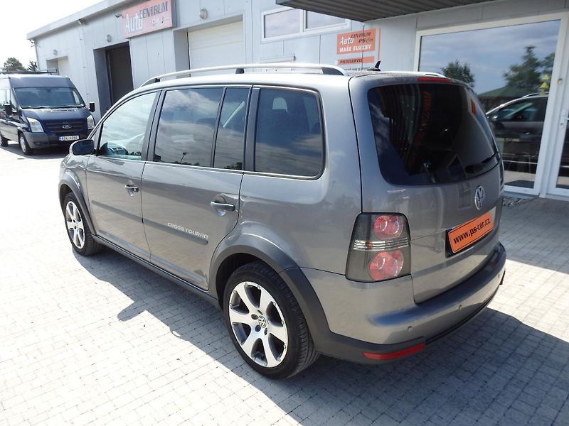 Volkswagen Touran 1,4TSi CROSS DIGI KLIMA - fotka 5 z 16
