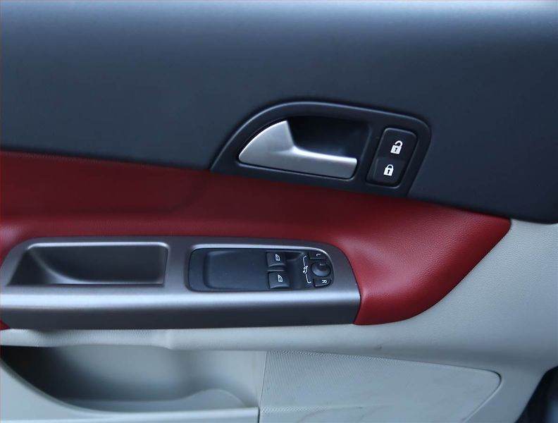 Volvo C30 (2011) D3, Automat, Serv.kniha - fotka 16 z 18