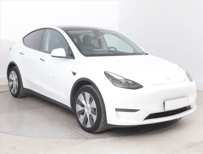 Tesla Model Y (2022) Long Range AWD 79kWh, SoH 89% - fotka 1 z 22