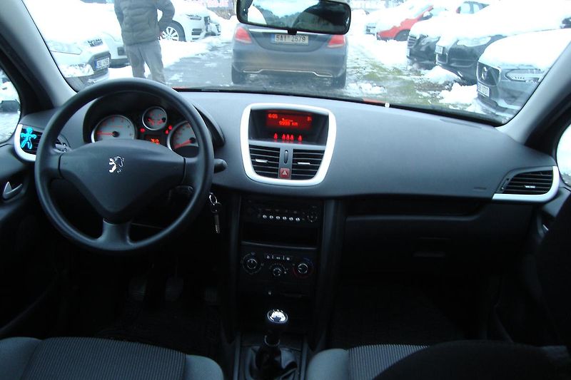 Peugeot 207 (2010) 1.4i, Zakoup.v ČR, Naj.70 Tis. - fotka 32 z 52