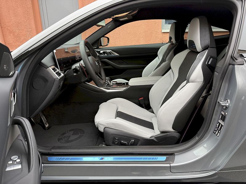 BMW M4 Competition xDrive FCL Indiv. - fotka 14 z 44