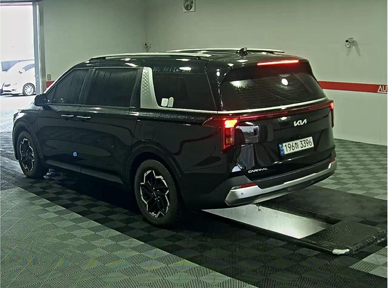 Kia Carnival 2.2-9MÍST-NA CESTĚ - fotka 6 z 15