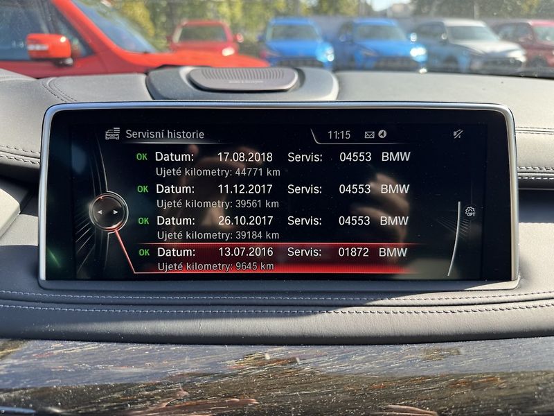 BMW X6 (2014) 4.4 V8 (449k) xDrive50i - fotka 36 z 51