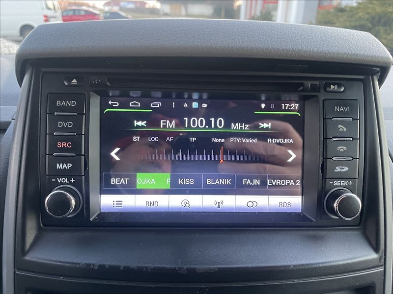 Chrysler Town & Country 3,8 i V6 RT LPG Automat 7míst - fotka 19 z 34