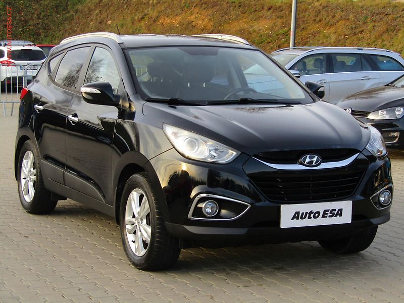Hyundai ix35 (2012) 2.0 CRDi 4x4, ČR, AC, park - fotografie inzerátu