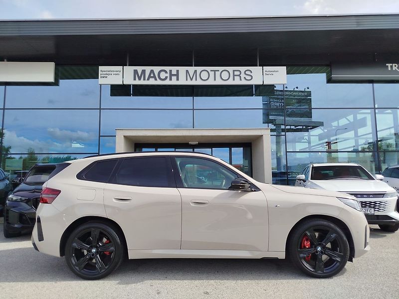 BMW X3 M50 xDrive - fotka 9 z 38
