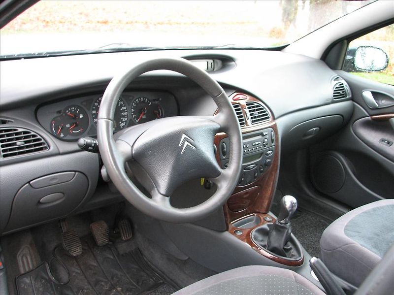 Citroën C5 2,0 16V HPI Xenony,Kůže  Exclu - fotka 28 z 54