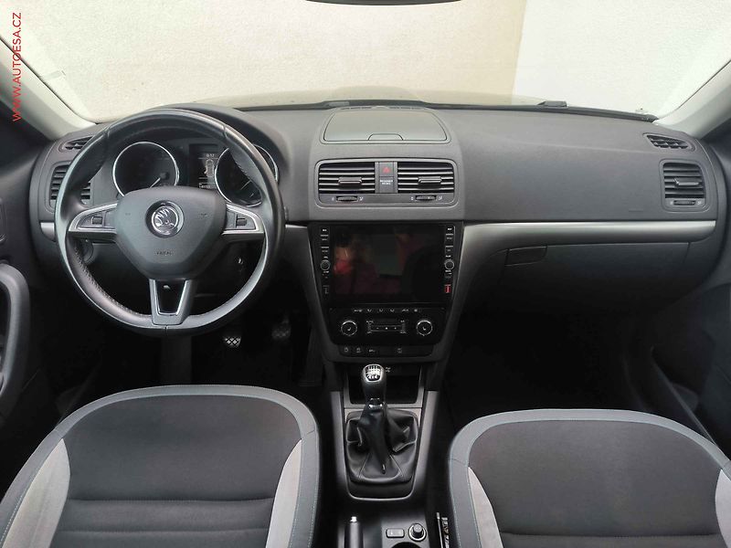Škoda Yeti (2016) 2.0 TDi, Joy, AC, TZ, park - fotka 8 z 18