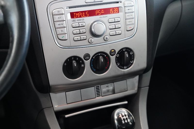 Ford Focus - fotka 15 z 19