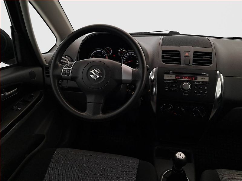 Suzuki SX4 (2014) 1.6 VVT, 4X4, ČR,1.maj - fotka 7 z 18