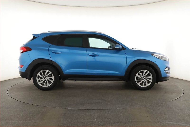 Hyundai Tucson (2016) Trikolor 1.7 CRDi, Serv.kniha - fotka 6 z 14