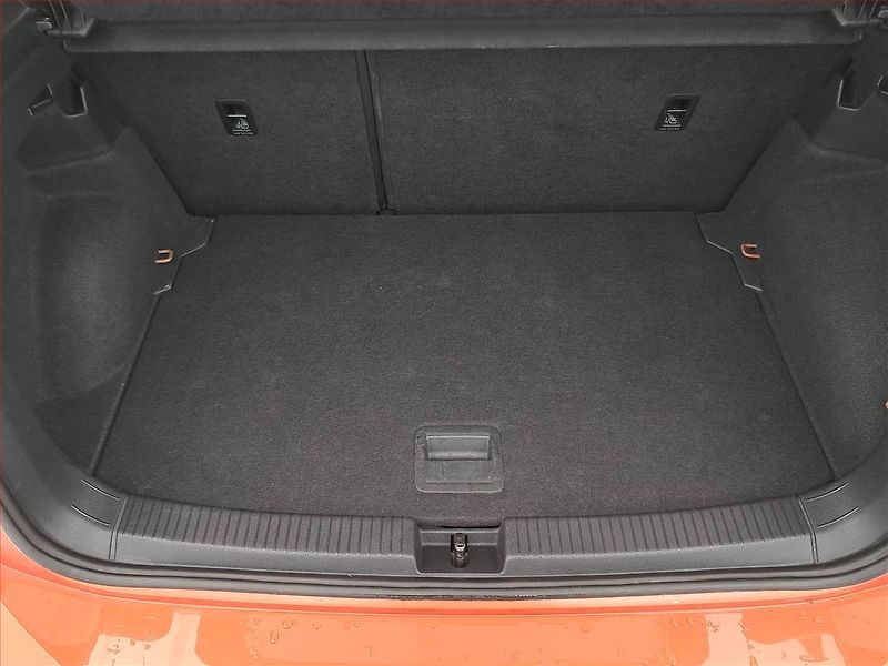 Volkswagen T-Cross (2019) 1.0 TSI - fotka 14 z 18