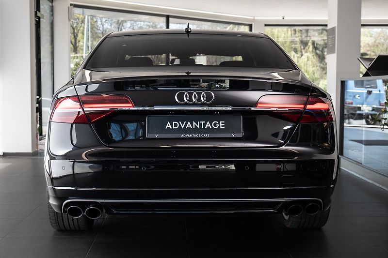 Audi S8 - fotka 3 z 28