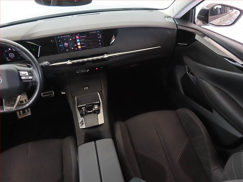 DS Automobiles DS4 (2022) Performance Line 1.6 PureTech - fotka 8 z 14