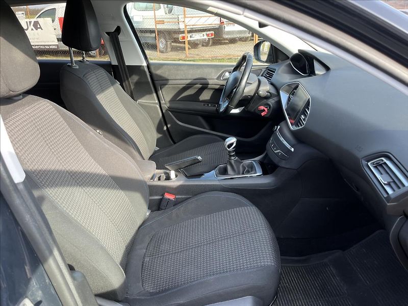 Peugeot 308 1,5 HDi STYLE KLIMA TAŽNÉ ALU - fotka 11 z 40