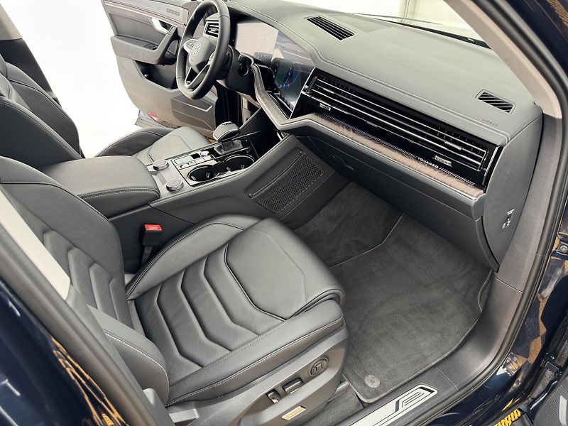 Volkswagen Touareg 3.0Tdi*1-MAJ*DPH*ELEGANCE* - fotka 18 z 44
